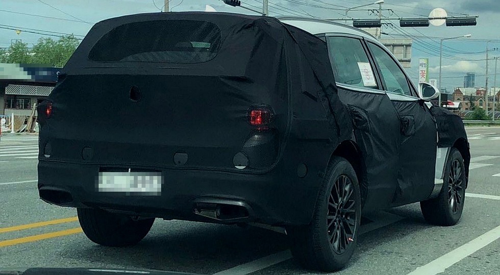Кроссовер поправит дела Genesis на рынке: фото SUV в «родном» кузове